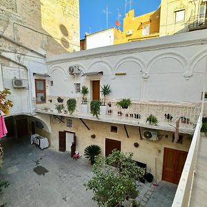Onny'S House